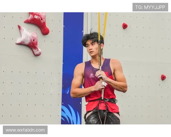 成都攀岩队与深圳攀岩队赛后复盘分析灵活性表现与战术调整